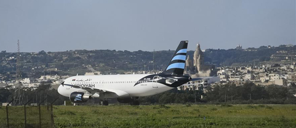 اختطاف طائرة ليبية على متنها 118 راكبا وهبوطها في مالطا