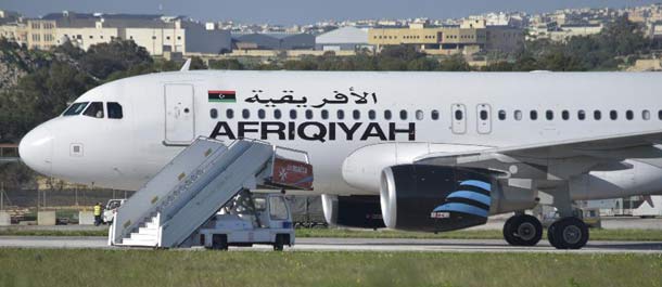 ليبيا: أزمة الطائرة المختطفة انتهت والخاطفان بحوزة السلطات المالطية