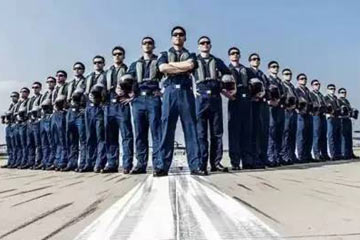 إعلان الفيلم لاستقدام جنود الطيران لقوة البحرية