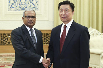 نائب الرئيس الصيني يجتمع مع وزير خارجية جزر المالديف