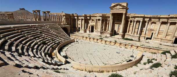 "داعش" يدمر واجهة المسرح الروماني بمدينة تدمر الأثرية