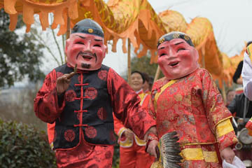 الصينيون يحتفلون بعيد الربيع