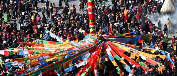 الاحتفال بالسنة الجديدة حسب التقويم التبتي في جنوب غربي الصين