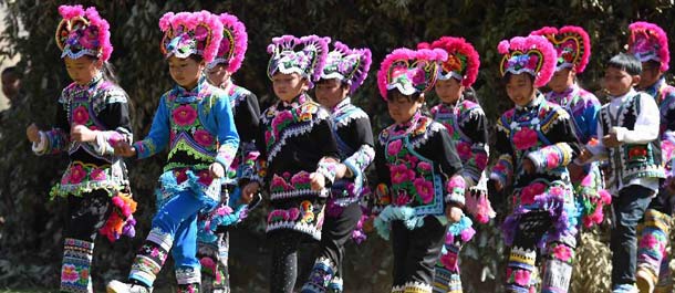 إقامة مهرجان تقليدي لقومية يي جنوب غربي الصين