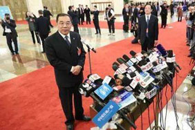 وزراء صينيون يجيبون عن أسئلة وسائل الإعلام حول القضايا الاجتماعية الساخنة
