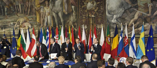 تقرير إخباري: قادة الاتحاد الأوروبي يحتفلون بذكرى معاهدة روما وسط مخاوف من تحديات 
متعددة