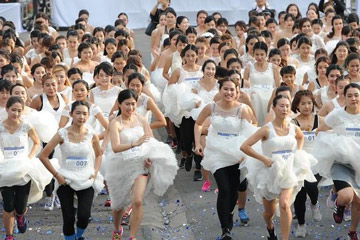 مسابقة الجري للعرائس في تايلاند