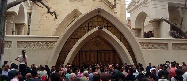 21 قتيلا في انفجار داخل كنيسة في طنطا شمال القاهرة