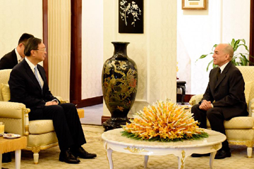 (الحزام والطريق) الصين وكمبوديا تتعهدان بتعزيز التعاون في إطار مبادرة الحزام والطريق