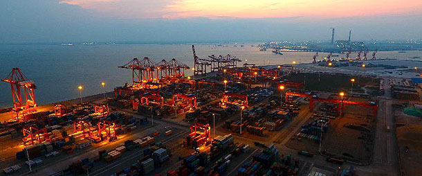 ميناء خليج بيبو بجنوبي الصين