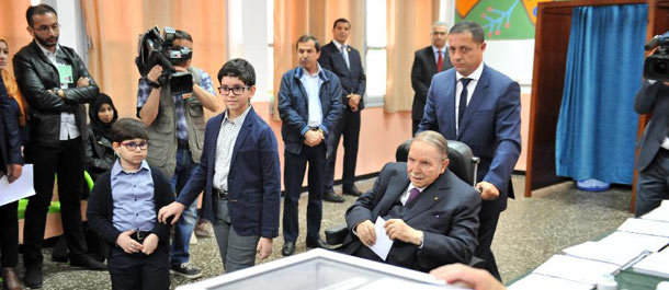 ارتفاع نسبة التصويت في الانتخابات البرلمانية الجزائرية إلى 33.53 في المائة قبل ساعتين من انتهاء العملية