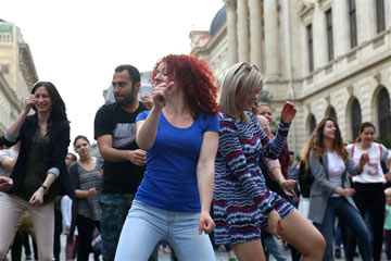 رقص الميدان بخارست، رومانيا