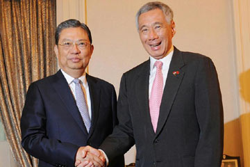 رئيس وزراء سنغافورة: سنغافورة ستشارك بنشاط في تعزيز العلاقات بين الآسيان والصين