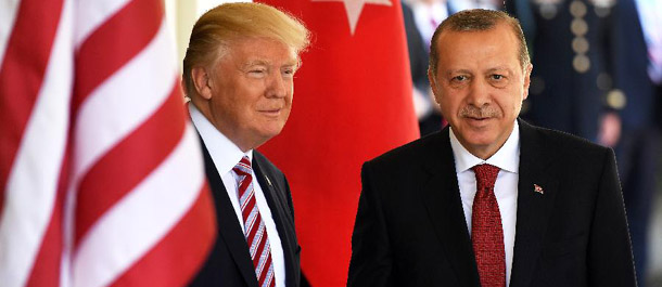 تقرير اخباري: أردوغان وترامب يلتقيان وسط تصاعد الخلاف حول الازمة السورية