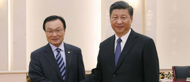 الرئيس شي يحث على إعادة العلاقات بين الصين وجمهورية كوريا لمسارها الطبيعي