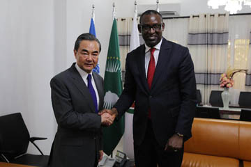 الصين تتعهد بتعزيز التعاون مع مالي في التنمية الزراعية والصناعية