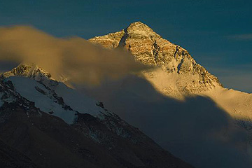 قمة تشومولانغما: أعلى قمة جبلية في العالم