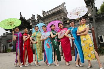 أزياء تشيباو التقليدية بشرقي الصين