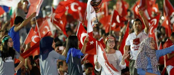 مسيرة شعبية بأنقرة وإسطنبول لإحياء ذكرى محاولة الانقلاب الفاشلة