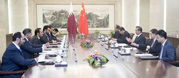 وزير الخارجية الصيني يدعو إلى الحوار ودور أكبر لمجلس التعاون الخليجى لحل أزمة قطر الدبلوماسية
