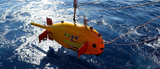 الصين تختبر إنسانا آليا يعمل تحت الماء في بحر الصين الجنوبي