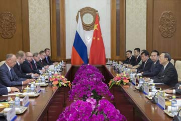 الصين وروسيا تتعهدان بالتنسيق بينهما فى مجال الأمن الاستراتيجى