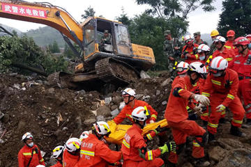 ارتفاع حصيلة قتلى الانهيار الأرضي بجنوب غربي الصين إلى 17 شخصا