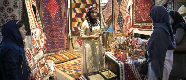 افتتاح المعرض الوطني للصناعات اليدوية في دورته الـ 28 في طهران
