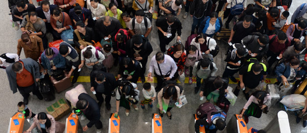السكك الحديدية الصينية تسجل رقما قياسيا لعدد الركاب في اليوم الوطني
