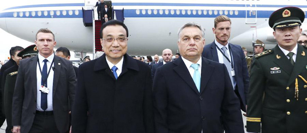 رئيس مجلس الدولة الصيني يصل إلى المجر فى زيارة رسمية