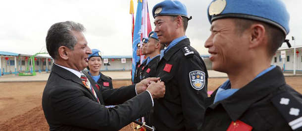 شرطة حفظ السلام الصينية تتسلم ميداليات من الأمم المتحدة في ليبيريا