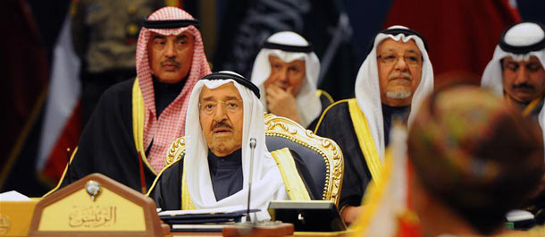 القمة الخليجية بالكويت توصي بضرورة التمسك بمسيرة مجلس التعاون في مواجهة كافة التحديات