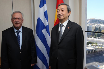 الصين واليونان تتعهدان بتعزيز التعاون في إطار الحزام والطريق