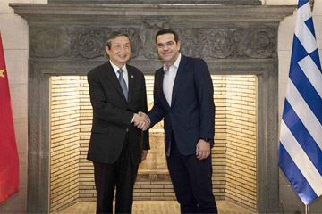 رئيس الوزراء اليوناني ونائب رئيس مجلس الدولة الصيني يبحثان التعاون ضمن مبادرة الحزام 
والطريق