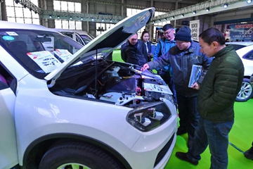 زيادة كبيرة في عدد مقابس شحن السيارات الكهربائية بالصين