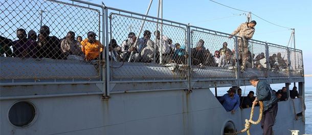 إنقاذ أكثر من 400 مهاجر قبالة السواحل الليبية في 3 عمليات منفصلة