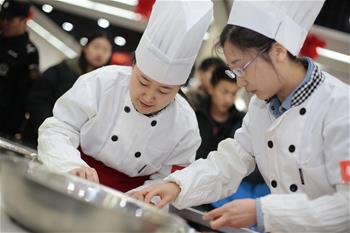 مسابقة الطبخ في الجامعة تقام في تيانجين بوسط الصين