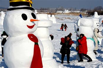 رجل الثلج في مدينة هاربين بشمال شرقي الصين
