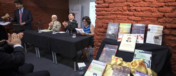 تحقيق إخباري: بترجمة الكتب ...الأرجنتين تعانق مزيدا من روائع الثقافة الصينية