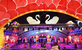 مهرجان الفوانيس الملونة في خنان بوسط الصين