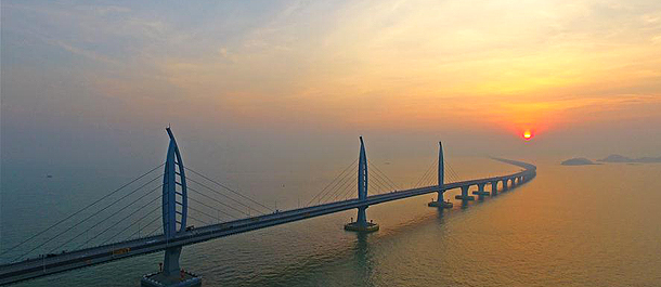 العمل الرئيسي على أطول جسر بحري في العالم يجتاز التقييم