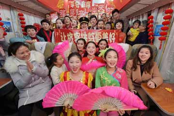 حفل عيد الربيع في قطار صيني