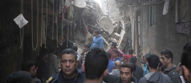 مصرع طفلة وإصابة 16 آخرين في انهيار مبنى بالقاهرة