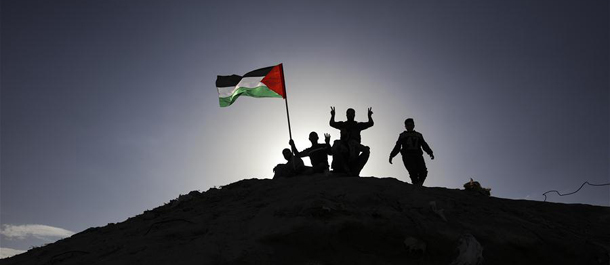 إصابة 32 فلسطينيا بمواجهات مع الجيش الإسرائيلي في الضفة وغزة
