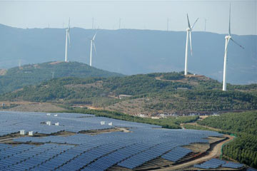 توليد الكهرباء بالطاقة الشمسية وطاقة الرياح في جنوب غربي الصين