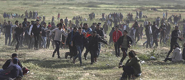 تحقيق إخباري: يوم دام بمسيرات العودة في غزة تخلف عشرات القتلى والجرحى
