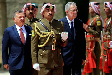 عاهل الأردن ورئيس النمسا يبحثان في عمان توسيع التعاون بين بلديهما