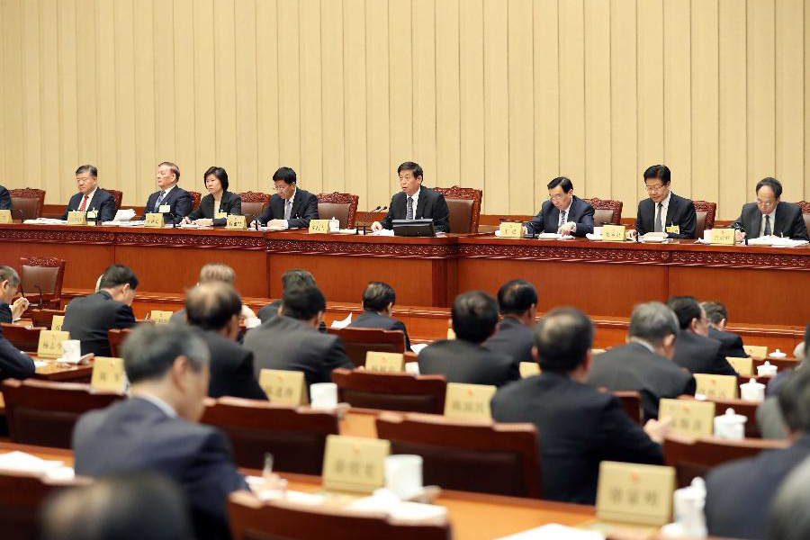 كبير المشرعين الصينيين يحث أعضاء اللجنة الدائمة للمجلس الوطني على تحسين الكفاءة عبر الدراسة