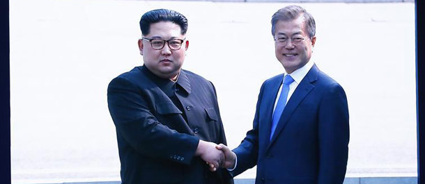 رئيس كوريا الجنوبية يصل قرية بانمونجوم للقاء القمة بين الكوريتين