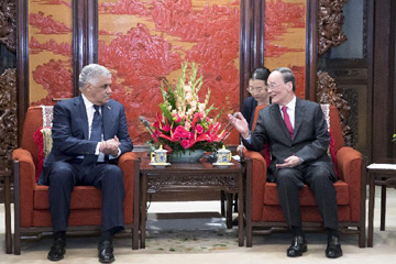 نائب الرئيس الصيني يلتقي بوزير خارجية دومنيكان